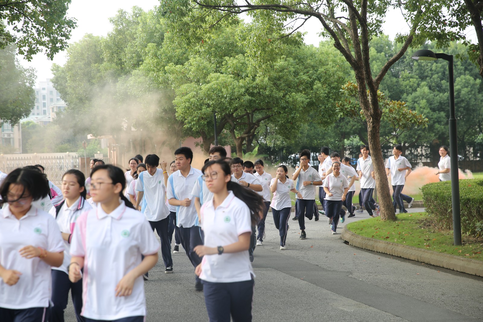 全校逃生.JPG